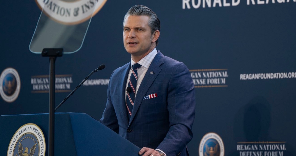 El Secretario de Defensa de EU, Pete Hegseth, defendió la decisión del ejército estadounidense de matar a dos sobrevivientes de un ataque letal en el Caribe.