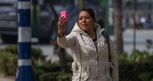 La Profeco alertó que empresas de telefonía móvil suelen recurrir a publicidad engañosa para atraer más clientes, por lo que reveló cuáles son sus estrategias.