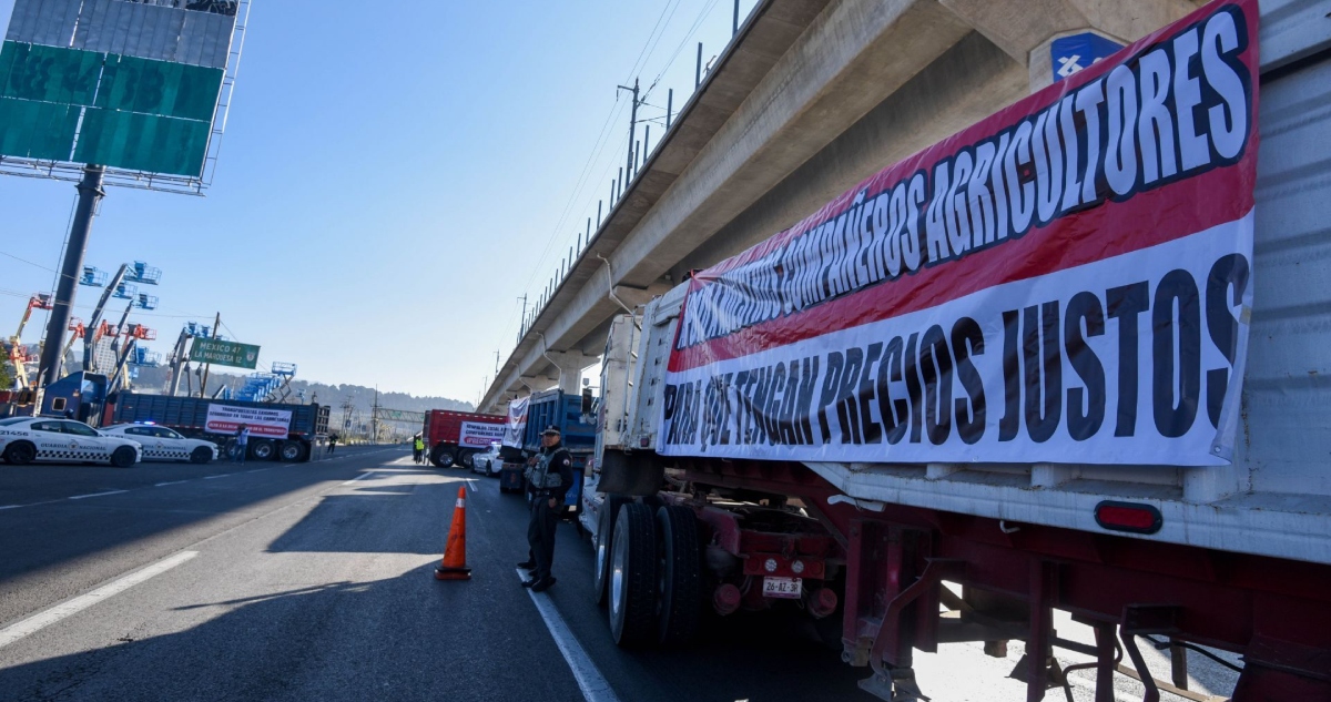 La Secretaría de Gobernación (Segob) exhortó a productores agrícolas de Puebla, Veracruz y Tlaxcala a evitar bloqueos carreteros y a permitir el libre tránsito.