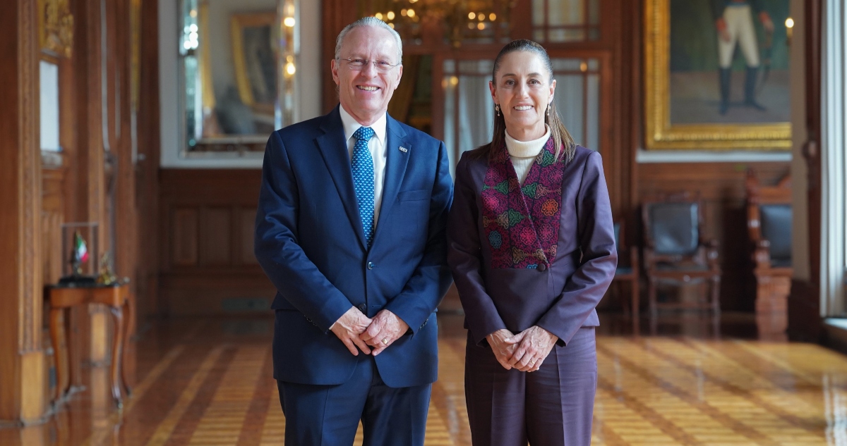 Claudia Sheinbaum se reunió con José Medina Mora, presidente del CCE