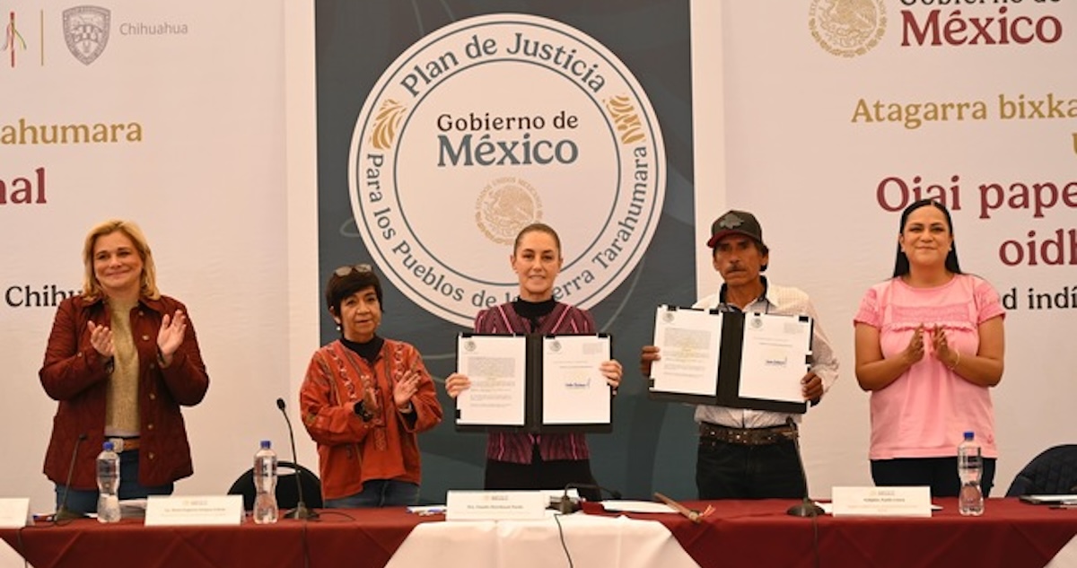 La Presidenta Sheinbaum encabezó la entrega de tierras al Pueblo Ódami en Chihuahua y escuchó a integrantes de esta comunidad para conocer sus necesidades.