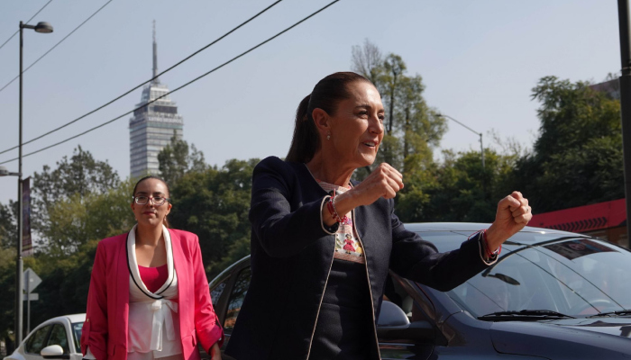 Sheinbaum llegando al Museo Kaluz.