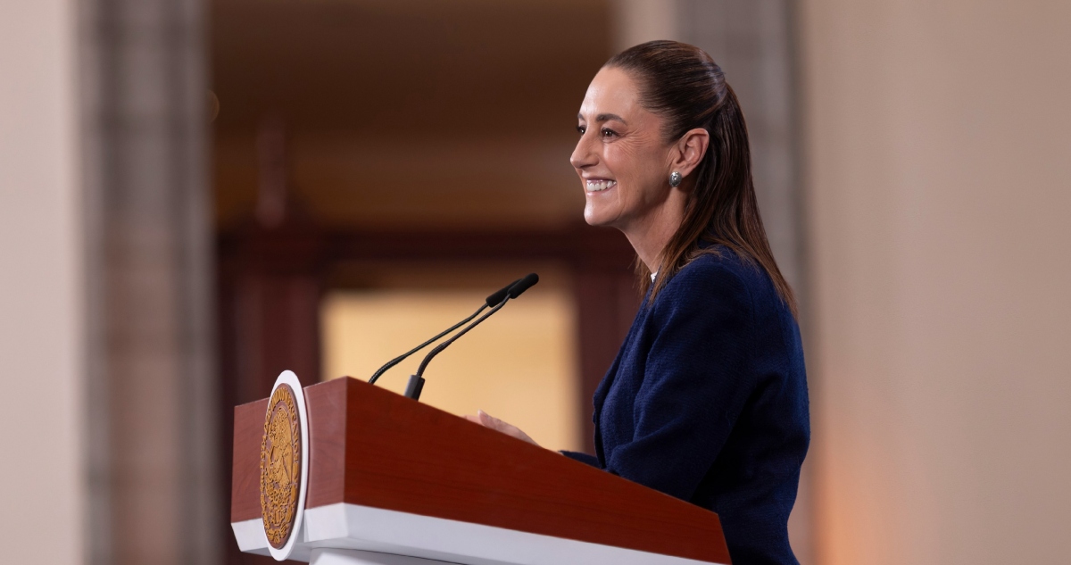 Sheinbaum cuestiona la “Ley Gobernadora” de SLP.