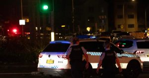 Al menos 15 personas murieron y 40 resultaron heridas por un ataque a tiros efectuado este domingo en la playa australiana de Bondi, en Sídney.