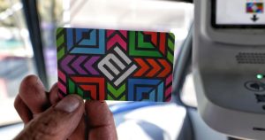La Ciudad de México (CdMx) lanzó la Tarjeta Virtual de Movilidad Integrada, una versión digital de la tarjeta física para usar el celular como pase de entrada.