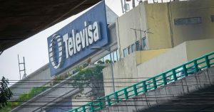 Fitch rebajó las calificaciones de Grupo Televisa, de Emilio Azcárraga, a "basura" y ha perdido el grado de inversión.