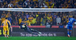 Los Tigres eliminaron al Cruz Azul por un empate 1-1 (2-2 global) y se instalaron en la gran final del Torneo Apertura 2025 por posición en la tabla.