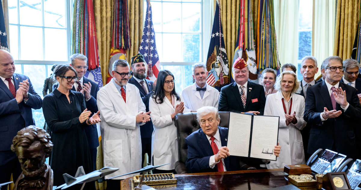 Trump reclasifica la mariguana como una droga menos peligrosa