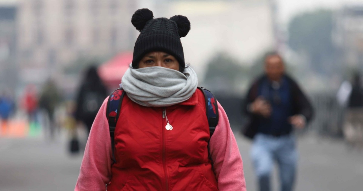 Protección Civil de la CdMx activó la Alerta Naranja y Amarilla en cinco alcaldías de la capital debido a que se pronostican temperaturas extremadamente bajas.