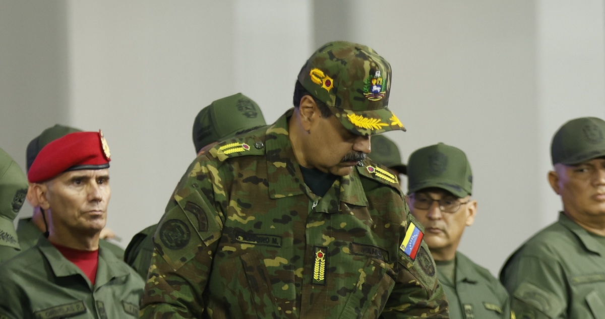 El avión en el que fue transportado Nicolás Maduro tras ser detenido por fuerzas militares de EU en Venezuela aterrizó en un aeropuerto de Nueva York.