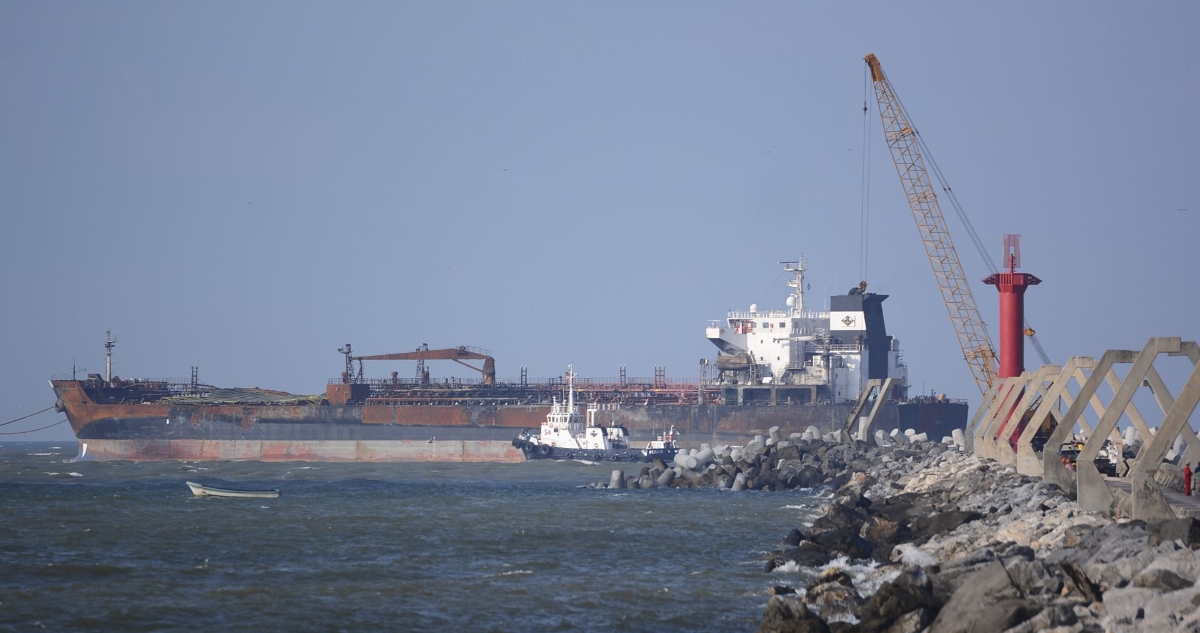 EU permitirá que México mantenga el envío de petróleo a Cuba, a pesar de las amenazas de Trump.