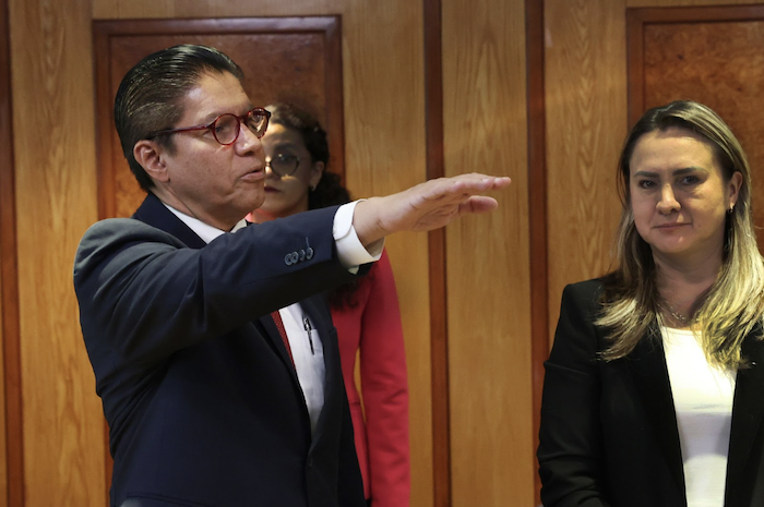 González Valderrama en su toma de protesta. Foto: Cámara de Diputados