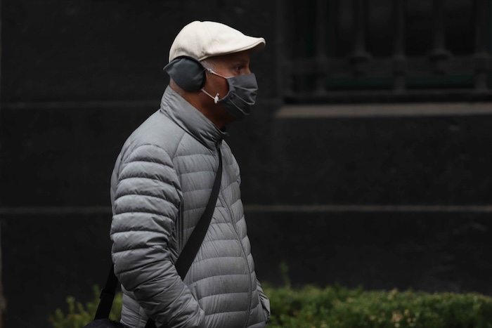 Protección Civil de la CdMx activó la Alerta Naranja y Amarilla en cinco alcaldías de la capital debido a que se pronostican temperaturas extremadamente bajas.