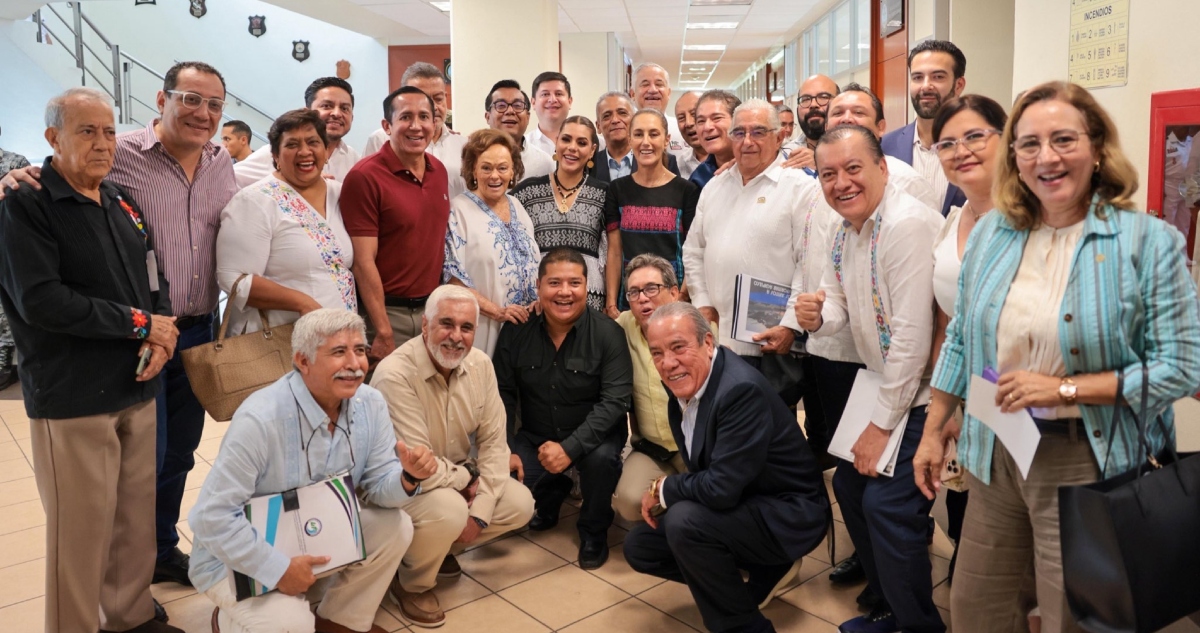 La Presidenta Claudia Sheinbaum se reunió con empresarios de Acapulco con la finalidad de incentivar el desarrollo y la seguridad en este destino turístico.