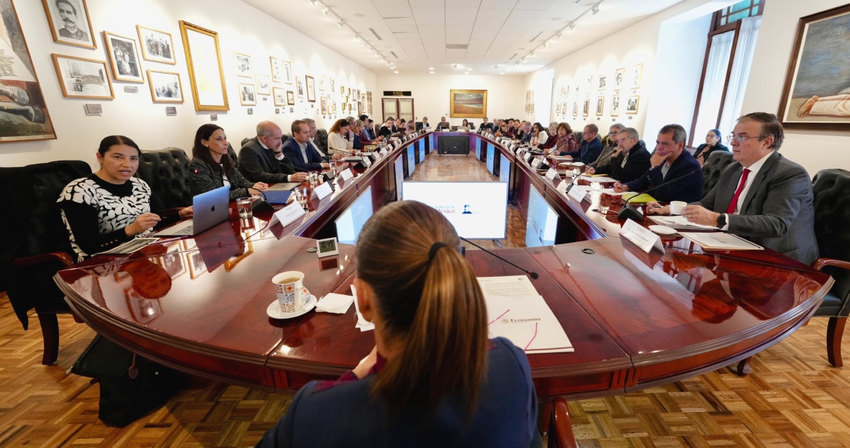 La Presidenta Claudia Sheinbaum sostuvo una reunión con economistas en lo que se trataron temas como el crecimiento y la fortaleza económica de México.