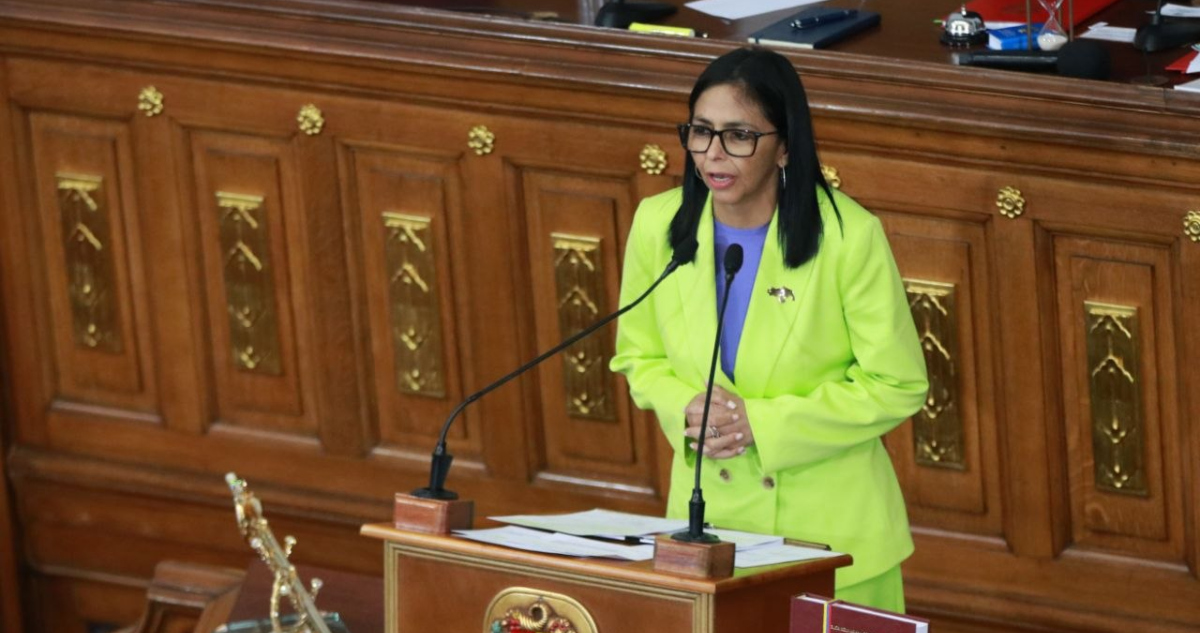 Delcy Rodríguez pide a la Asamblea Nacional reforma para abrir petroleo al extranjero.