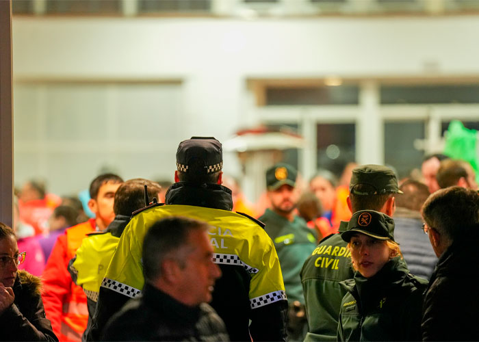 Al menos 21 personas fallecieron y varias están heridas tras descarrilar dos trenes de alta velocidad en Adamuz, Córdoba, España.