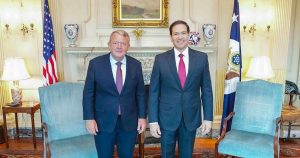 El Ministro de Asuntos Exteriores de Dinamarca confirmó una reunión en la Casa Blanca con el Secretario de Estado de EU para tratar la crisis en Groenlandia.