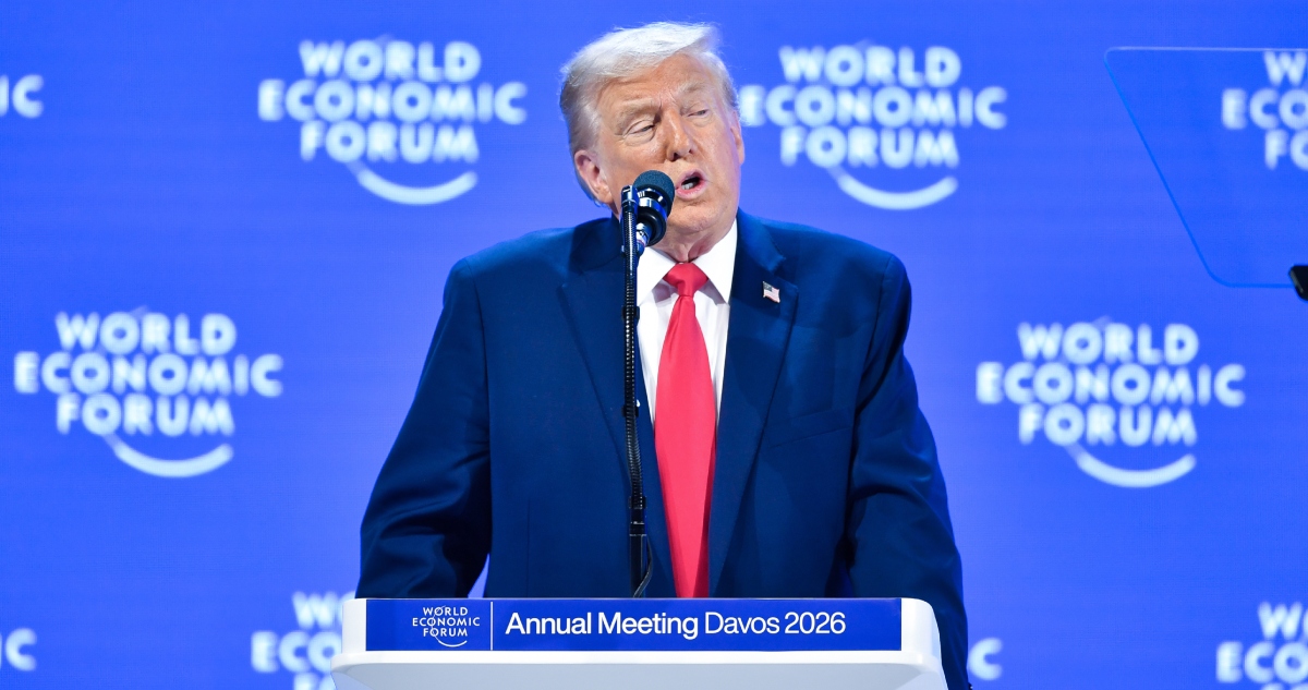 El Presidente Donald Trump dijo este día que buscaba “negociaciones inmediatas” para comprar Groenlandia, pero aseguró que “no usaría la fuerza” para lograrlo.