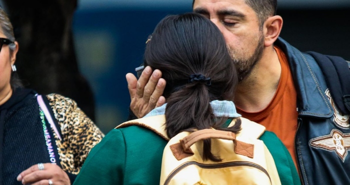 Dormir más el fin de semana para recuperar el sueño perdido durante la semana puede ser bueno para la salud mental de los adolescentes, según una investigación.