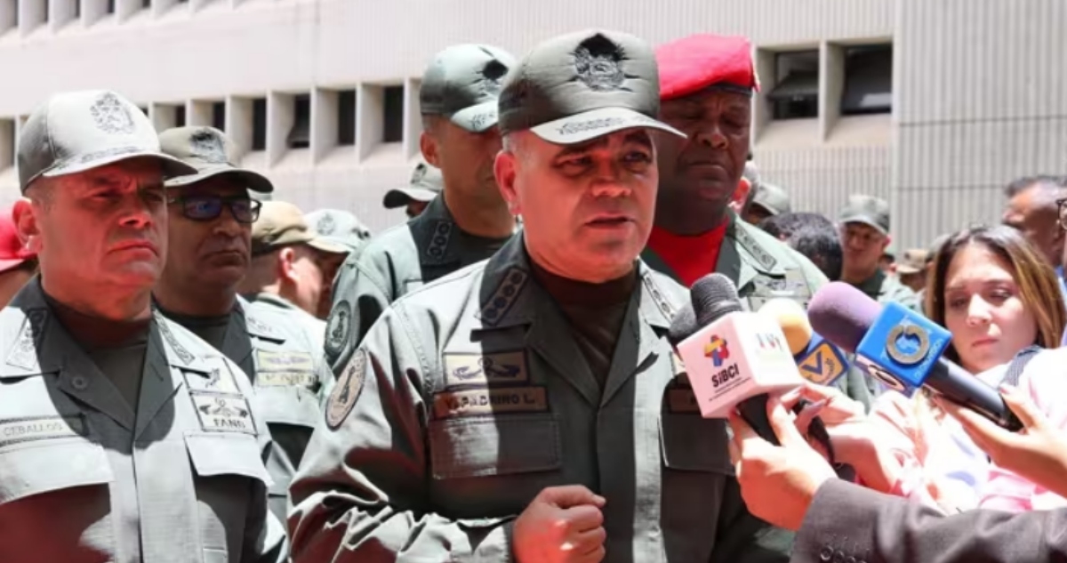 El ejército de Venezuela afirmó que garantiza la continuidad democrática al respaldar a Delcy Rodríguez como Presidenta encargada tras el secuestro de Maduro.