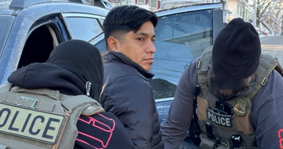 El Gobierno de EU autoriza al Servicio de Inmigración y Control de Aduanas (ICE) a catear sin orden judicial viviendas y propiedades de ciudadanos o migrantes.