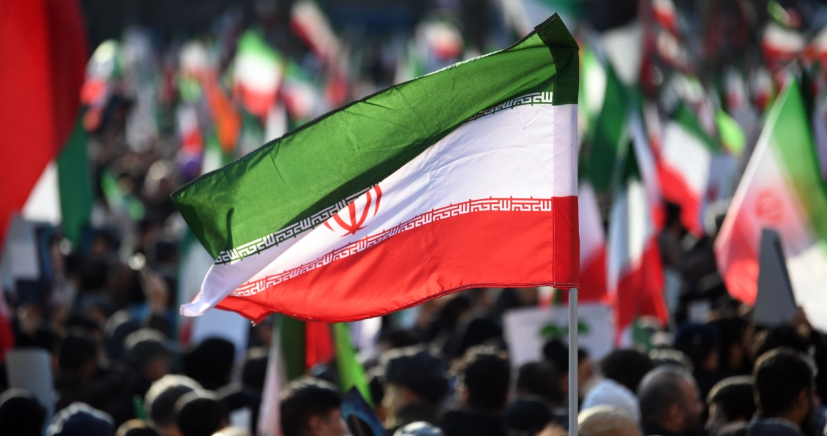 Irán cierra su espacio aéreo