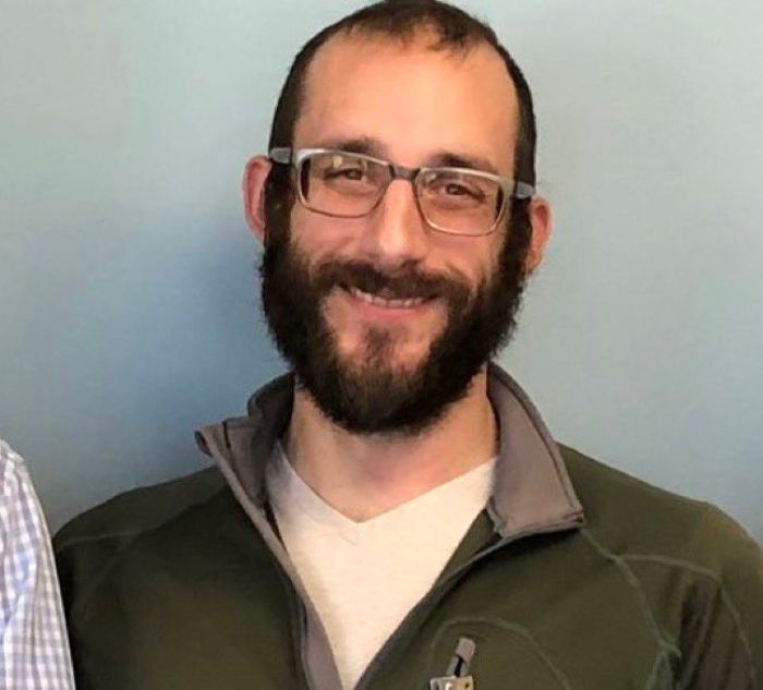 Juez prohíbe destruir evidencias del caso del asesinato del enfermero Alex Pretti.