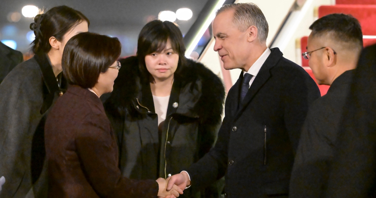 El Primer Ministro de Canadá, Mark Carney, llegó a Beijing para una importante visita de Estado de tres días durante la cual se reunirá con el Presidente Xi.