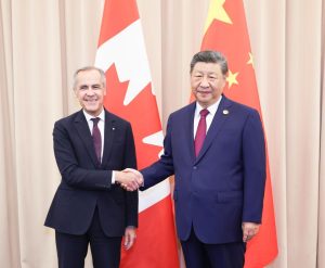 El presidente chino, Xi Jinping, se reúne con el primer ministro canadiense, Mark Carney, al margen de la 32ª Reunión de Líderes Económicos del Foro de Cooperación Económica Asia-Pacífico (APEC, por sus siglas en inglés), en Gyeongju, República de Corea, el 31 de octubre de 2025.