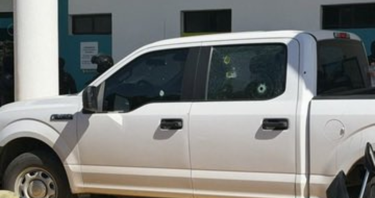 Los diputados Sergio Torres Félix y Elizabeth Rafaela Montoya Ojeda fueron atacados a balazos este miércoles en Culiacán, Sinaloa.