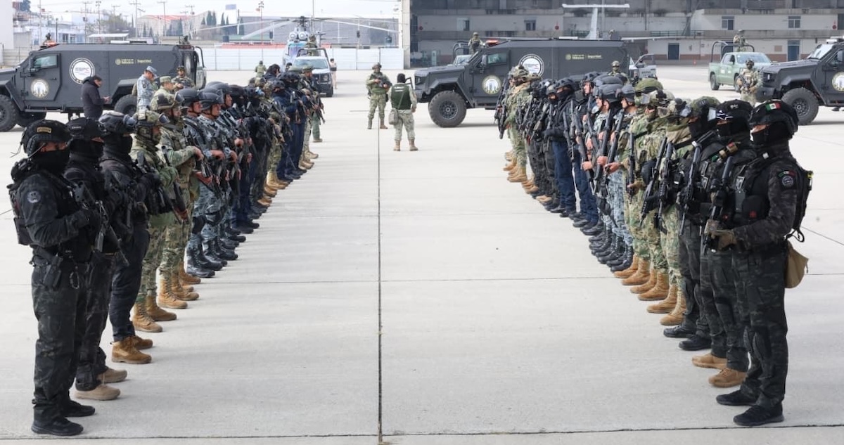 México y EU acordaron incrementar las deportaciones de líderes de cárteles y reforzar las acciones para frenar el tráfico de armas en la frontera.