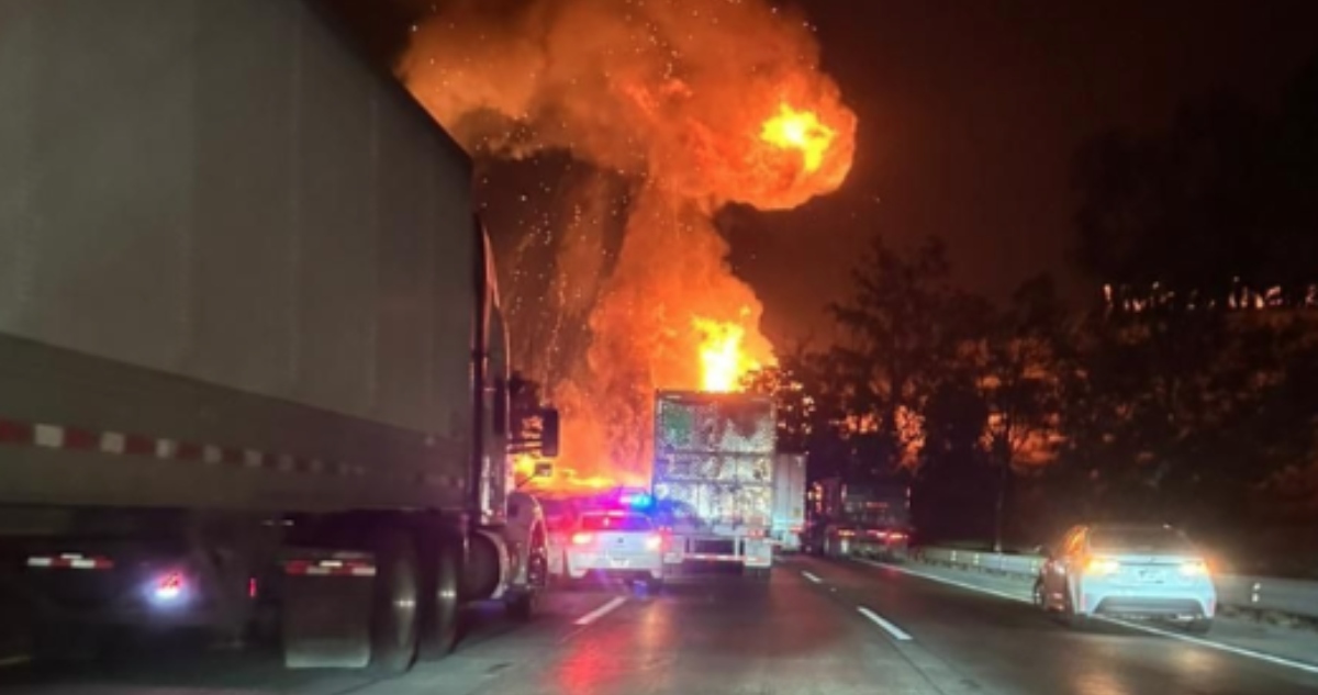 Explosión en la autopista México-Querétaro.