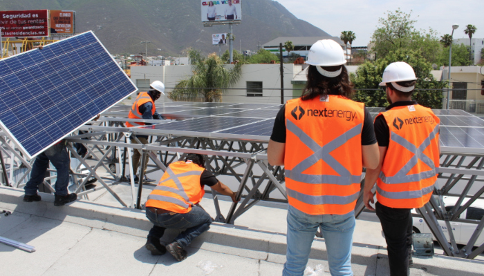 Trabajadores de Next Energy.