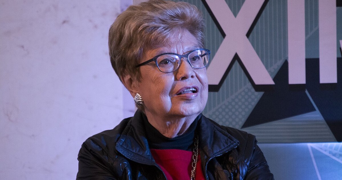 Olga Pellicer en el Foro Ramón Xirau, de la XVII Feria Internacional del Libro en el Zócalo.