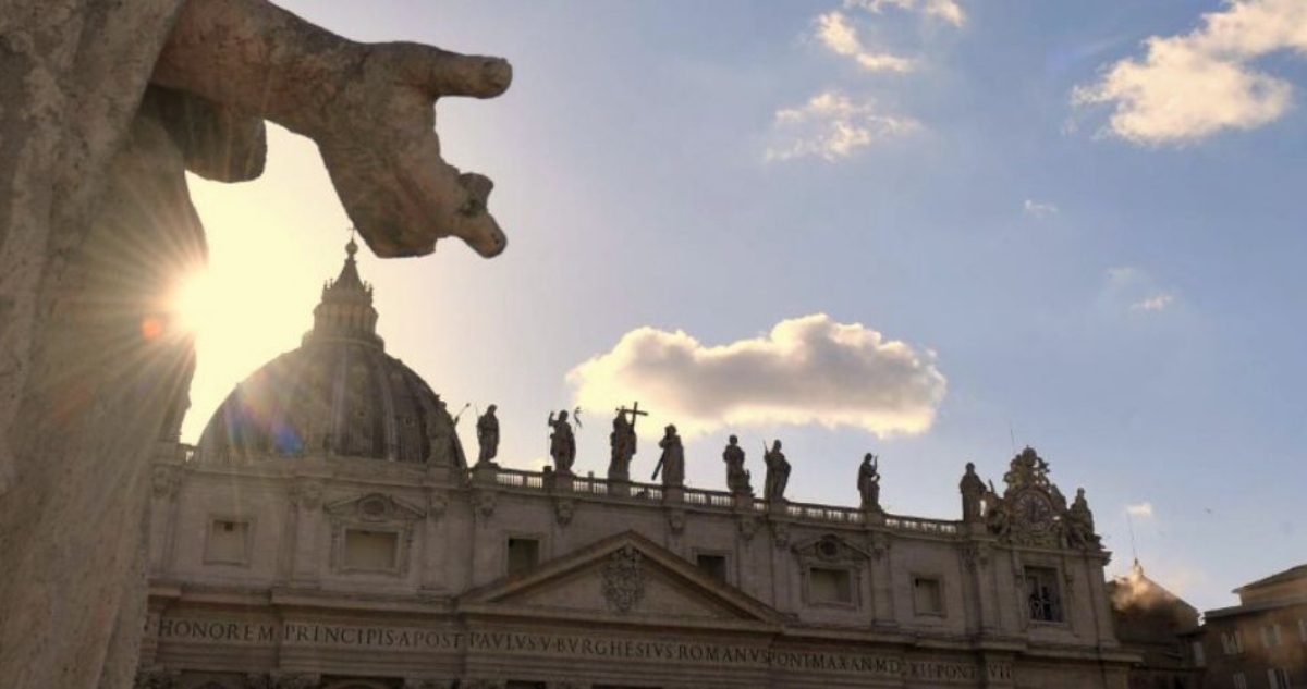El Papa León XIV cerró la Puerta Santa de la Basílica de San Pedro, la última abierta entre las basílicas papales de Roma, para cerrar el Año Santo.