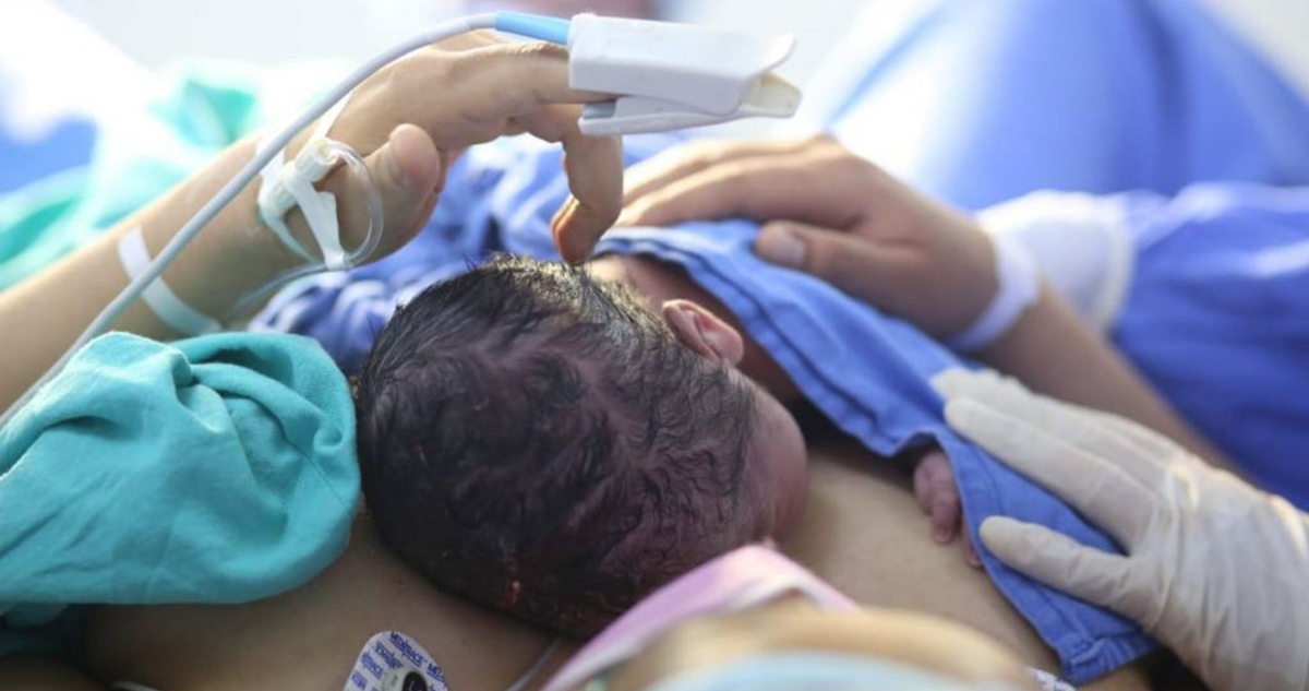 Los efectos del parto por cesárea pueden persistir durante meses y afectar la salud mental materna