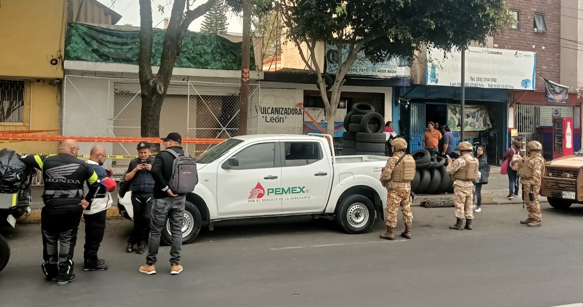 Pemex informó que logró controlar una fuga de combustible provocada por una toma clandestina dentro de un local en la Alcaldía Azcapotzalco, en la CdMx.