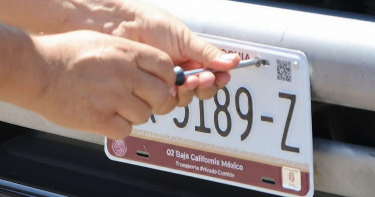 Placas en Baja California.