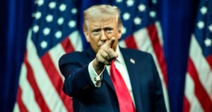 Trump ratificó su respaldo a las protestas en Irán al llamar a los manifestantes a "tomar las instituciones" y cancelar las reuniones diplomáticas con Teherán.