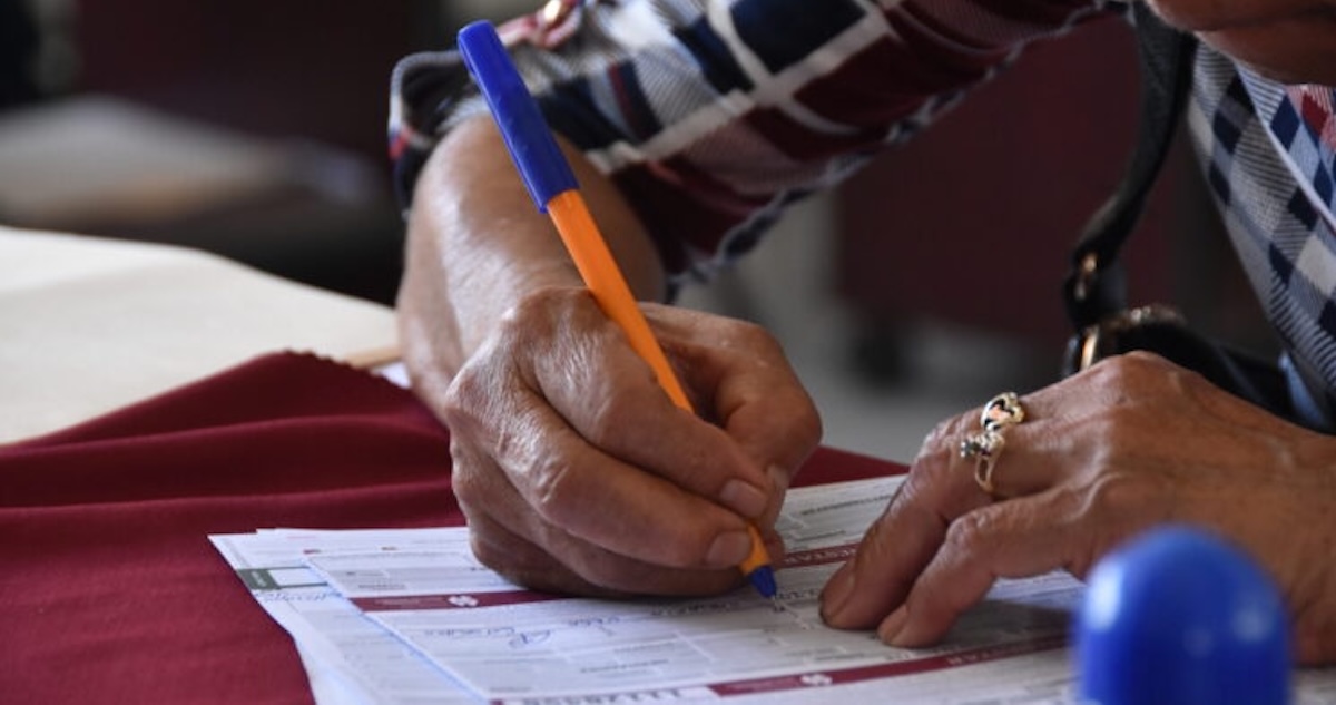 La Secretaría de Bienestar hizo un llamado a beneficiarios de programas sociales y a interesados en pedir un apoyo para que estén alerta y no caigan en fraudes.