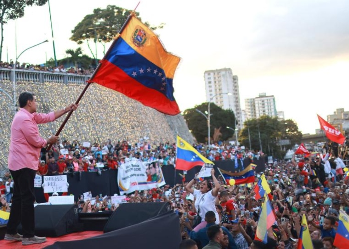 Nicolás Maduro dijo el pueblo de EU debe saber que en Venezuela tiene un pueblo amigo, amistoso, pacífico, y tiene un gobierno también amistoso.