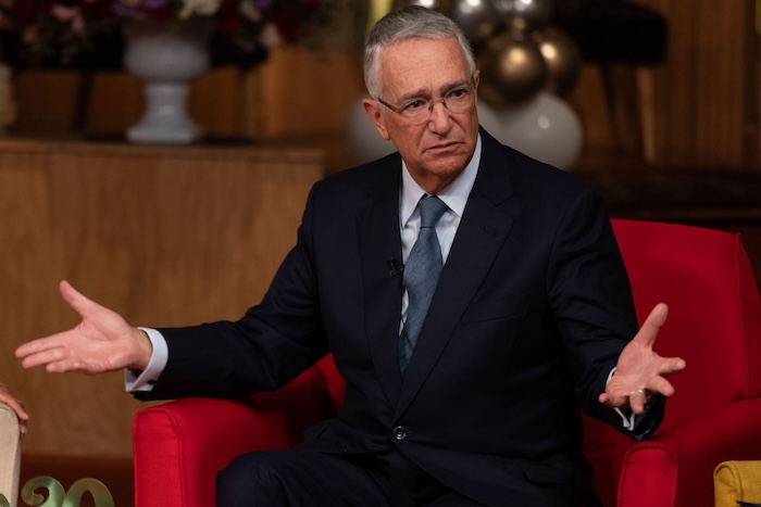 El Gobernador de Oaxaca, Salomón Jara, anunció que el Alcalde de Huatulco, del PVEM, será investigado por darle un descuento de 99% en predial a Salinas Pliego.