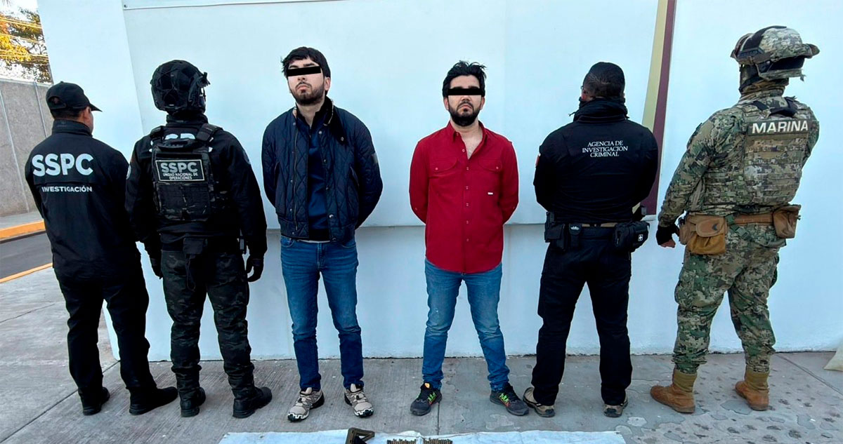 Elementos de la Secretaría de Marina (Semar) capturaron a dos sujetos en Sinaloa, incluido "El Palillo", señalado como presunto jefe de plaza de "Los Mayos".