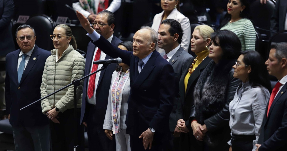 El extitular de la Fiscalía General de la República (FGR), Alejandro Gertz Manero, rindió protesta este lunes como nuevo Embajador de México en Reino Unido.