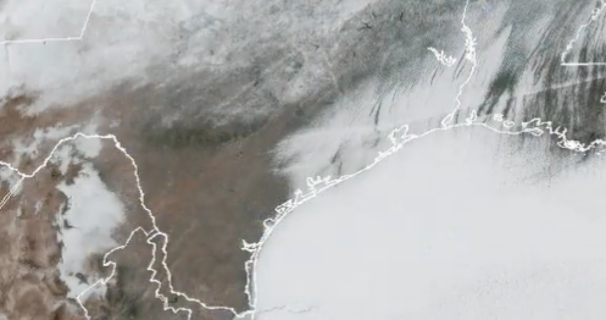 Una intensa tormenta invernal azota desde hace varios días gran parte de Estados Unidos (EU). Hasta ahora ha dejado al menos 11 muertos, apagones y más efectos.