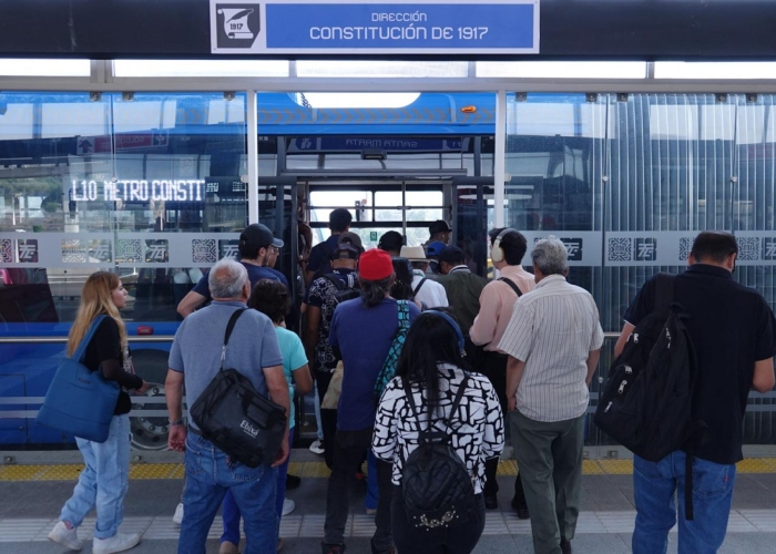 Capufe informó ayer el cierre temporal de la autopista México-Puebla debido a la instalación de una estructura metálica del Trolebús Chalco-Santa Martha.