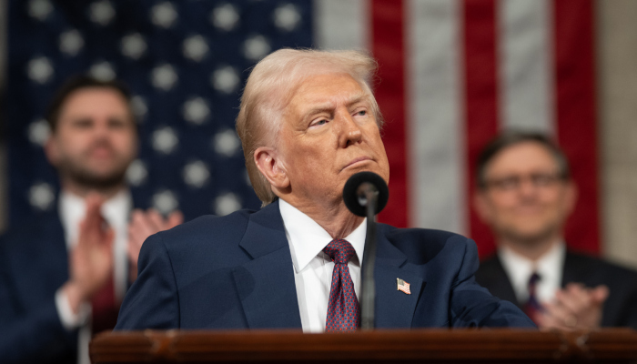 Trump destacó que Warsh se convirtió en 2006 en el gobernador más joven del sistema de la Fed y que trabajó como asesor económico de George W. Bush y que actualmente está vinculado al Hoover Institution, uno de los centros de pensamiento conservadores más importantes de California.