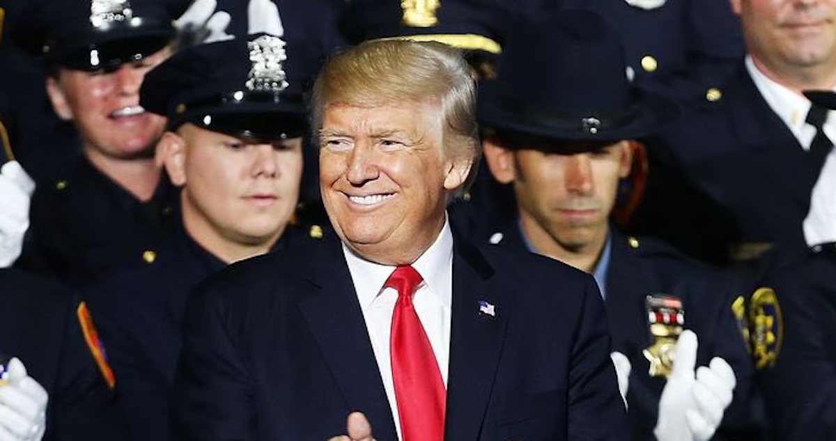 Trump firmó una orden ejecutiva para evitar que los recursos de Venezuela, incluyendo los ingresos petroleros, que están bajo resguardo de EU sean embargados.