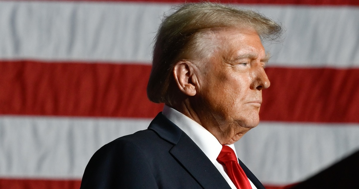 La aprobación a Donald Trump entre los estadounidenses cayó hasta 10 puntos en el primer año de su segunda administración